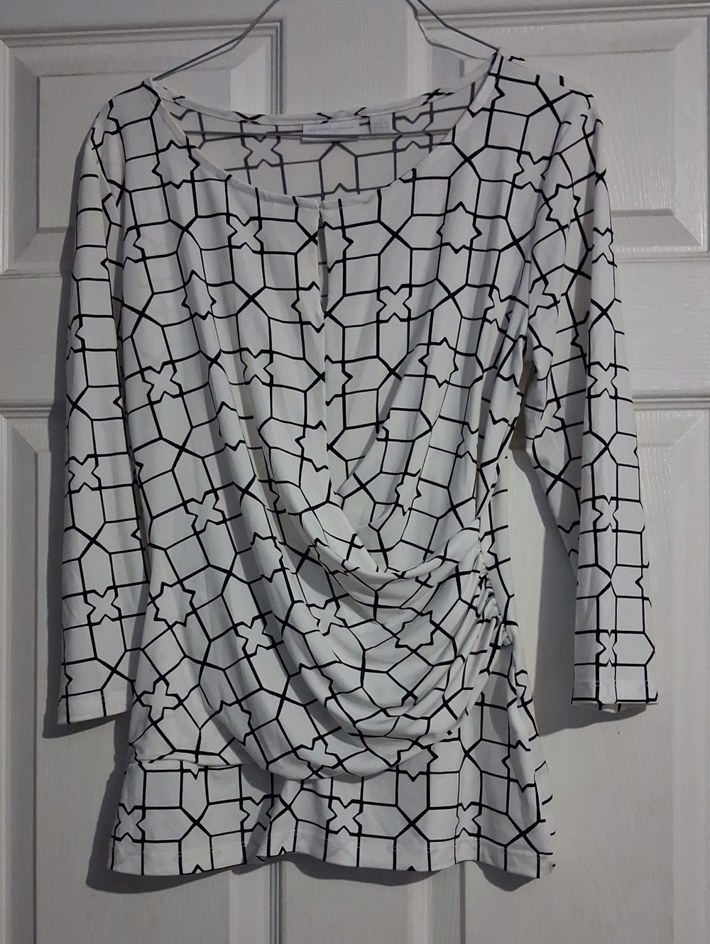New York & Company White Geometric-Print Long Sleeve Draped Top